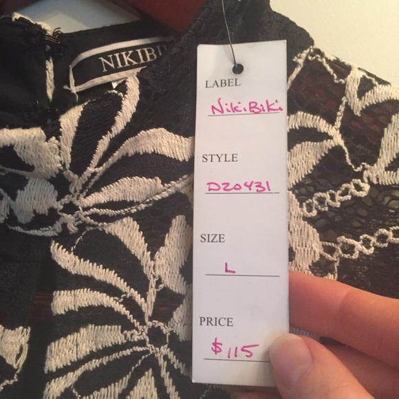 Gorgeous NWT formal lace dress - Picture 3 of 7